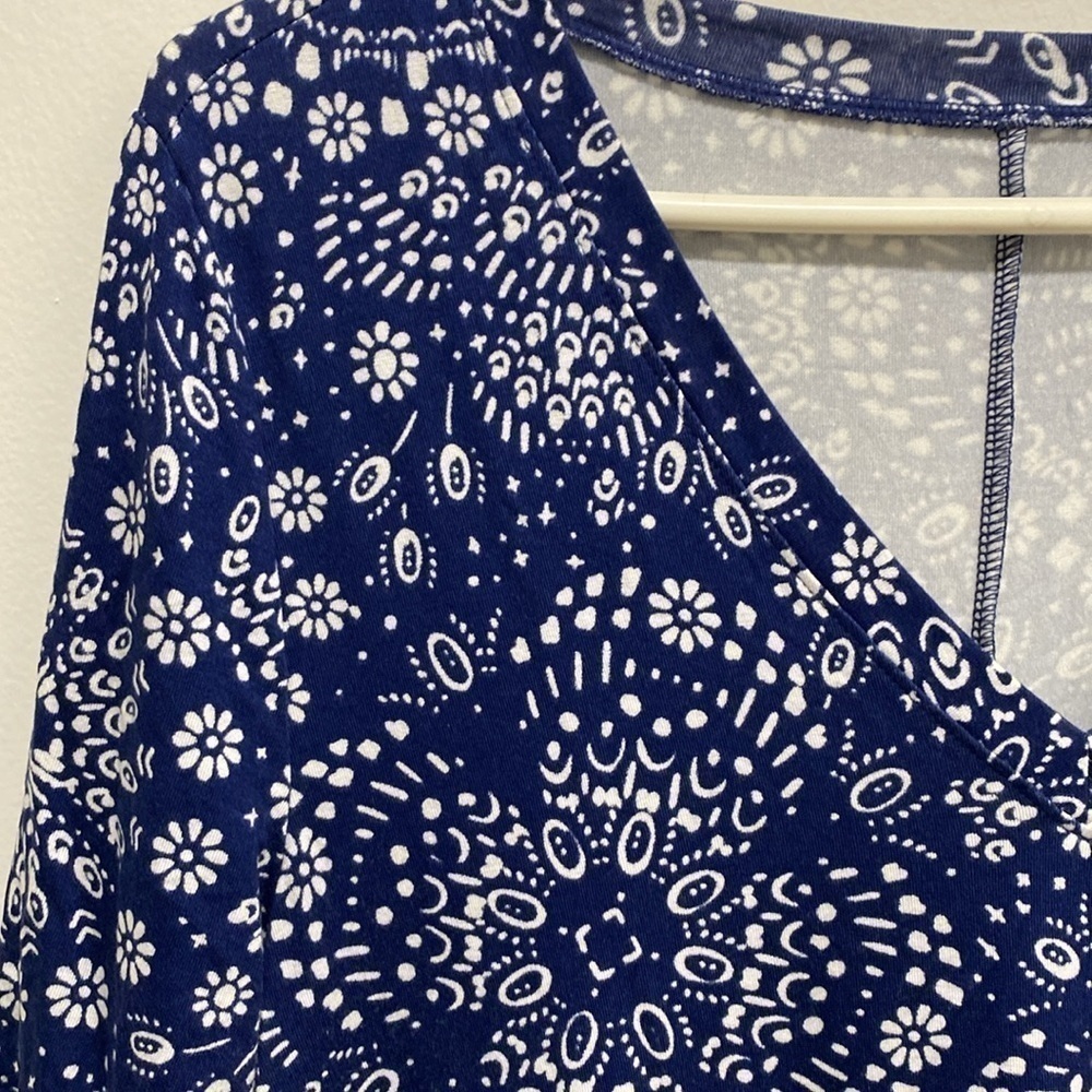 Favorite Tunic Super Soft V-Neck Side Slit Tee Size 00 - Picture 3 of 5
